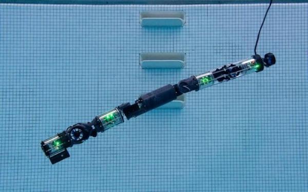 روباتی که زیرآب شنا می کند